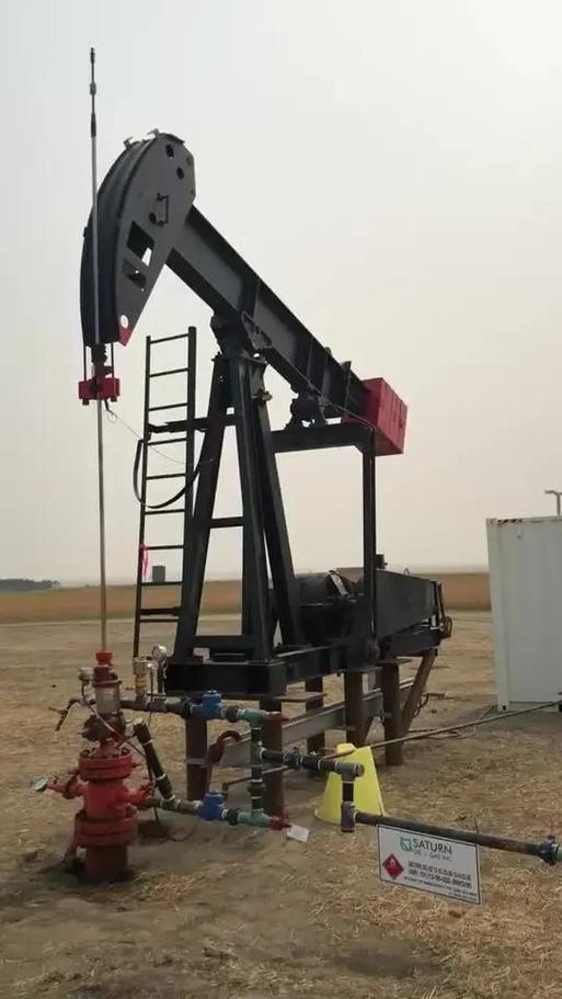 oil gas well,国外saskatchewan石油开采抽油机